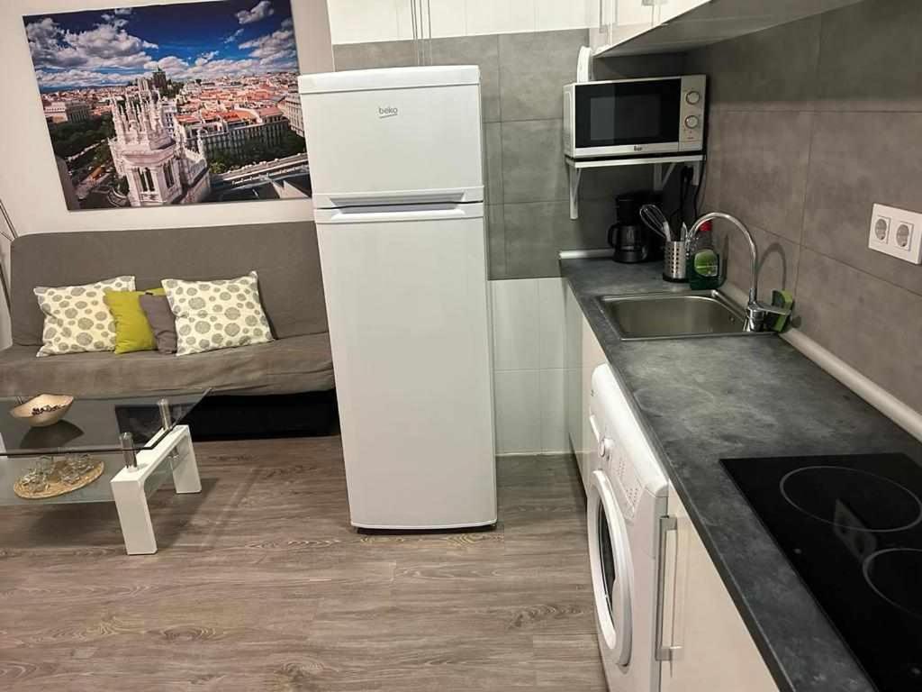 Comodo Y Agradable Estudio En Madrid Centro A3 エクステリア 写真